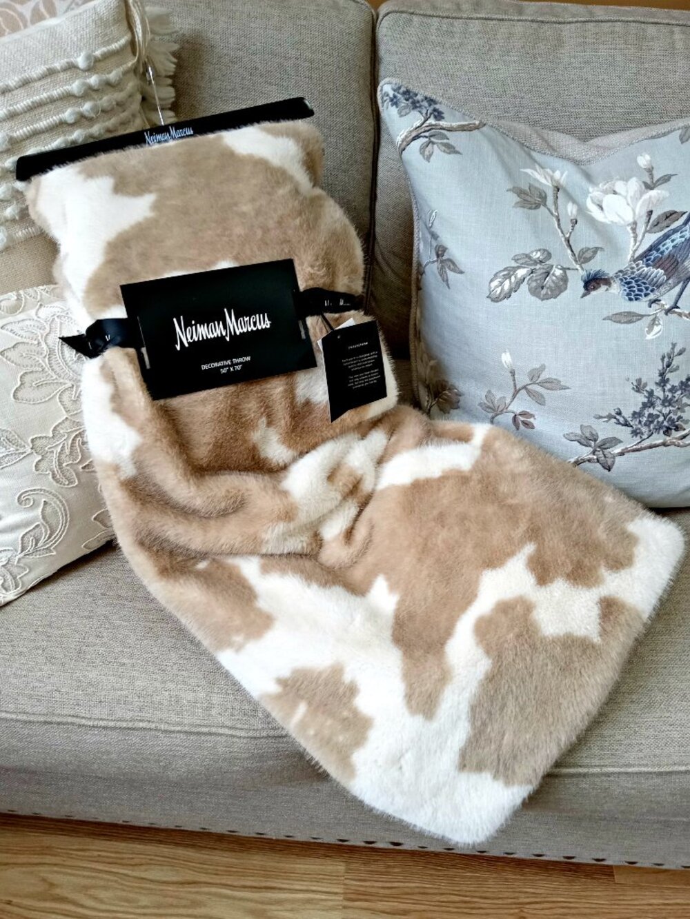 NEW! LUXURY NEIMAN MARCUS COWHIDE PLUSH BLANKET